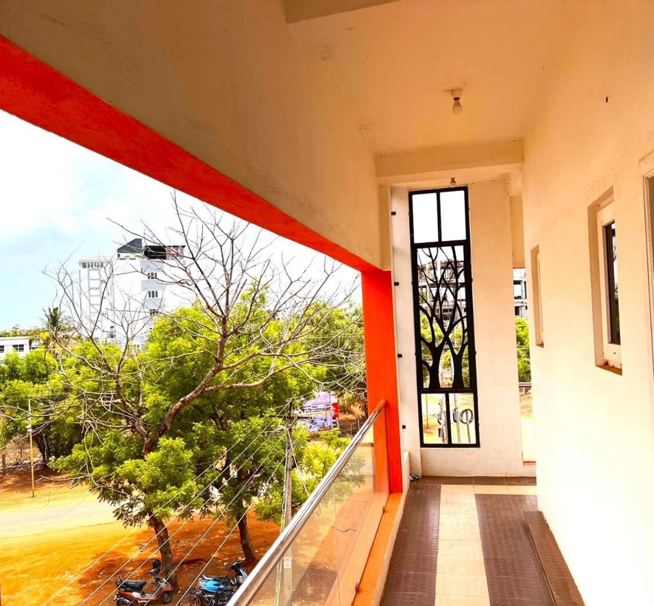 Asshappystayinn Hotel Tiruchirappalli ภายนอก รูปภาพ